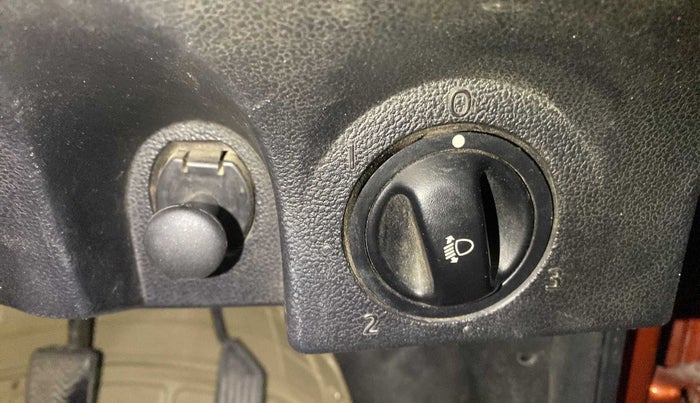 2016 Toyota Etios CROSS 1.4 VD, Diesel, Manual, 74,075 km, Dashboard - Headlight height adjustment not working