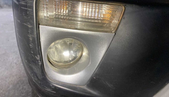 2016 Toyota Etios CROSS 1.4 VD, Diesel, Manual, 74,075 km, Right fog light - Not fixed properly