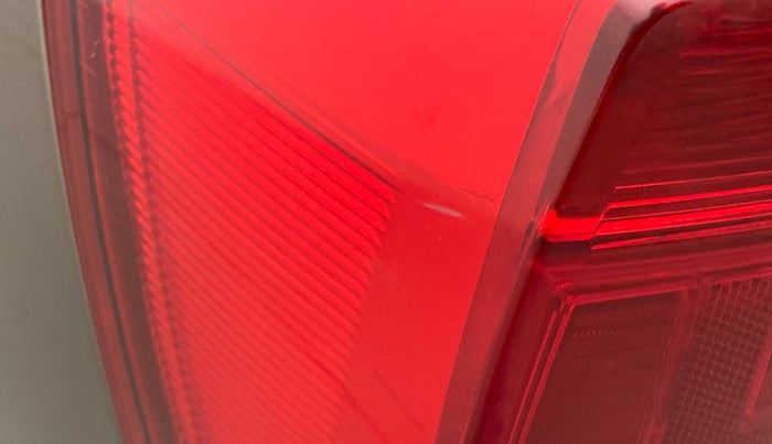 2016 Volkswagen Ameo COMFORTLINE 1.2, Petrol, Manual, 11,552 km, Left tail light - Minor scratches