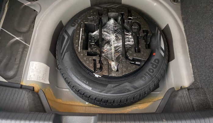 2016 Volkswagen Ameo COMFORTLINE 1.2, Petrol, Manual, 11,552 km, Spare Tyre