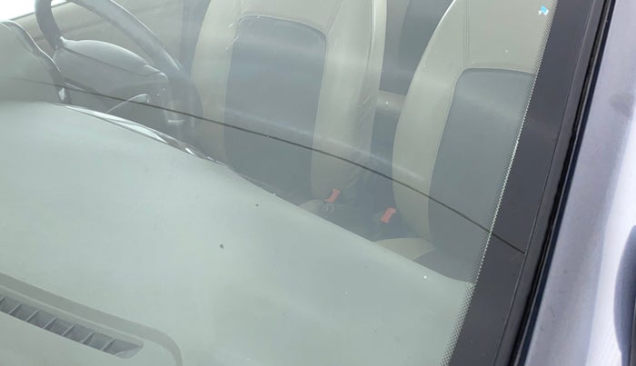 2014 Hyundai i10 MAGNA 1.1 IRDE2, Petrol, Manual, 66,490 km, Front windshield - Minor spot on windshield