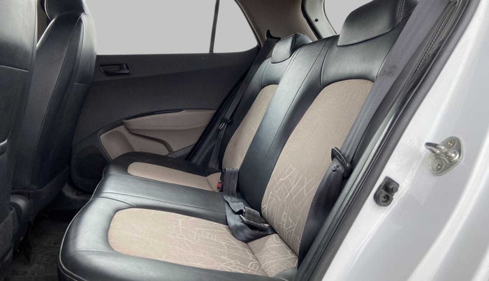 2019 Hyundai Grand i10 MAGNA 1.2 KAPPA VTVT, Petrol, Manual, 40,166 km, Right Side Rear Door Cabin