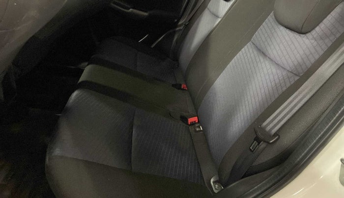 2020 Toyota Glanza G, Petrol, Manual, 21,627 km, Second-row left seat - Cover slightly stained