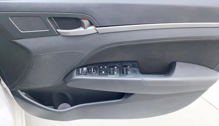 2017 Hyundai New Elantra 2.0 SX MT PETROL, Petrol, Manual, 24,018 km, Driver Side Door Panels Control