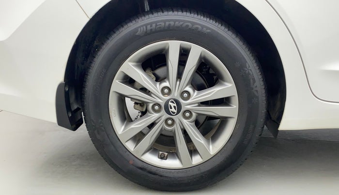 2017 Hyundai New Elantra 2.0 SX MT PETROL, Petrol, Manual, 24,018 km, Right Rear Wheel