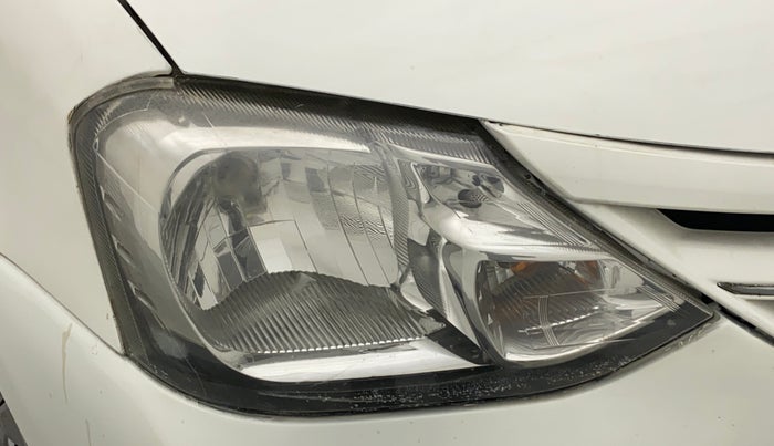 2013 Toyota Etios G, Petrol, Manual, 77,871 km, Right headlight - Minor scratches