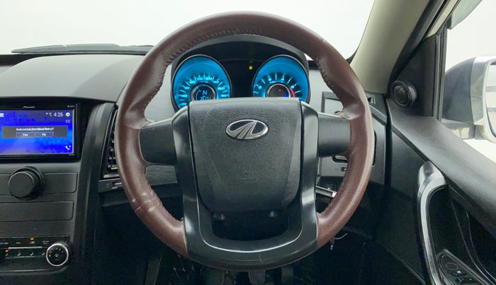 2019 Mahindra XUV500 W3, Diesel, Manual, 36,170 km, Steering Wheel Close Up