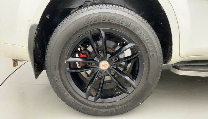 2019 Mahindra XUV500 W3, Diesel, Manual, 36,170 km, Right Rear Wheel