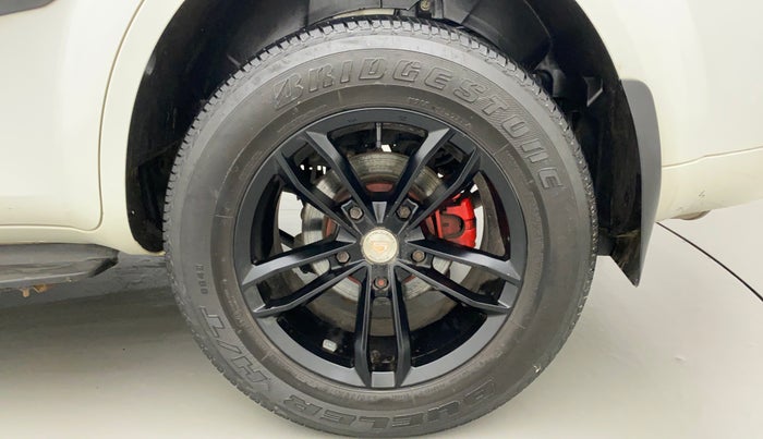 2019 Mahindra XUV500 W3, Diesel, Manual, 36,170 km, Left Rear Wheel