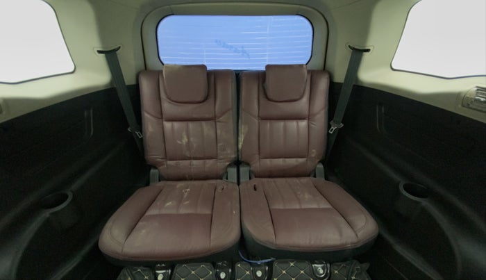 2019 Mahindra XUV500 W3, Diesel, Manual, 36,170 km, Third Seat Row ( optional )