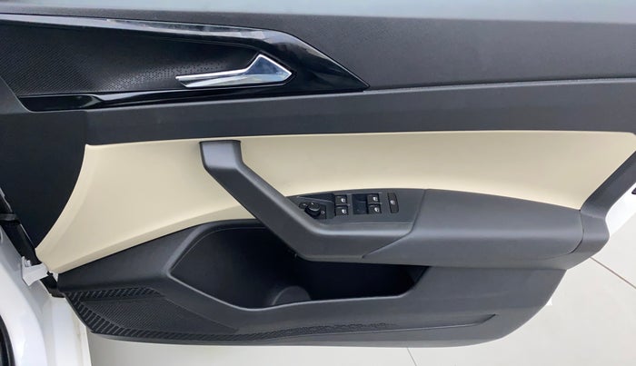 2022 Skoda SLAVIA STYLE 1.0L TSI AT, Petrol, Automatic, 2,125 km, Driver Side Door Panels Control