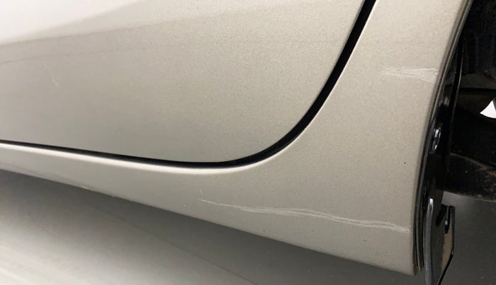 2019 Maruti Swift VXI, Petrol, Manual, 40,512 km, Left running board - Minor scratches