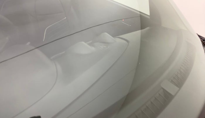 2019 Maruti Swift VXI, Petrol, Manual, 40,512 km, Front windshield - Minor spot on windshield