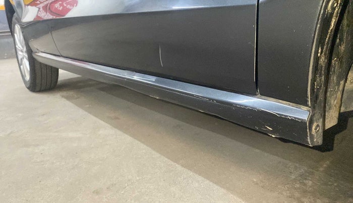 2019 Volkswagen Ameo COMFORTLINE 1.0, Petrol, Manual, 42,423 km, Right running board - Minor scratches