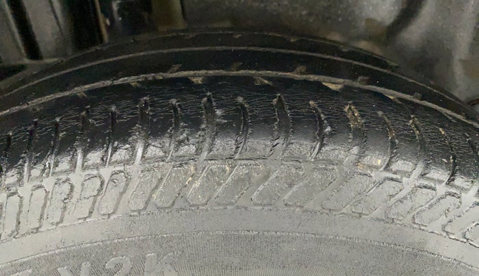 2012 Maruti Swift Dzire VXI, Petrol, Manual, 1,02,958 km, Right Rear Tyre Tread