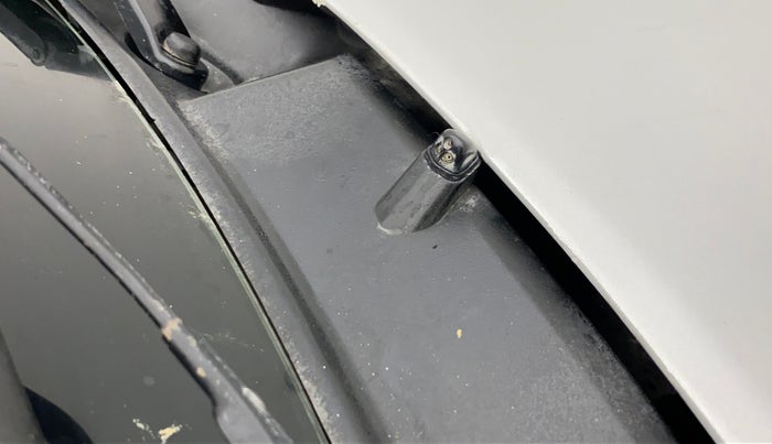 2012 Maruti Swift Dzire VXI, Petrol, Manual, 1,02,818 km, Front windshield - Noise From Wiper System