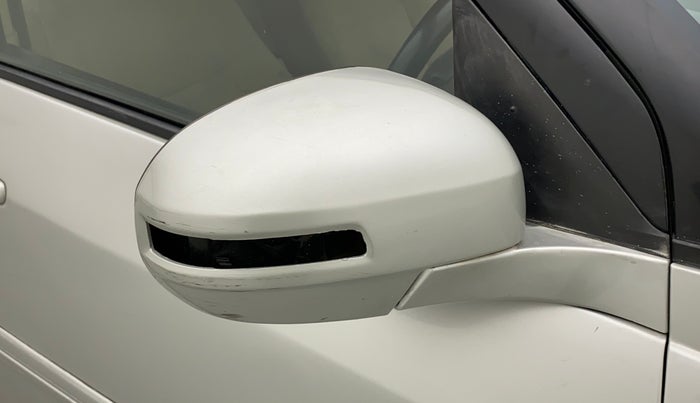 2012 Maruti Swift Dzire VXI, Petrol, Manual, 1,02,818 km, Right rear-view mirror - Indicator light has minor damage