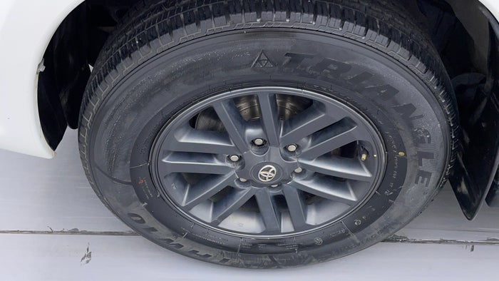 TOYOTA FORTUNER-Alloy Wheel LHS Front Scratch