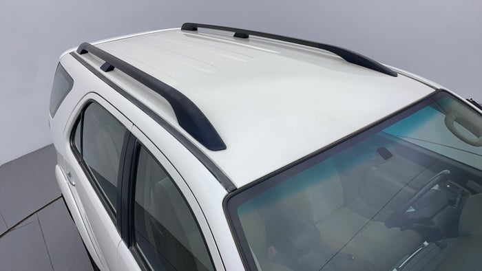 TOYOTA FORTUNER-Roof/Sunroof View