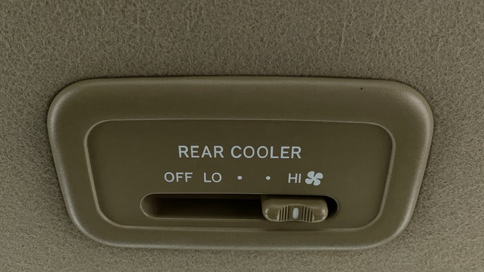 TOYOTA FORTUNER-Rear AC Temperature Control