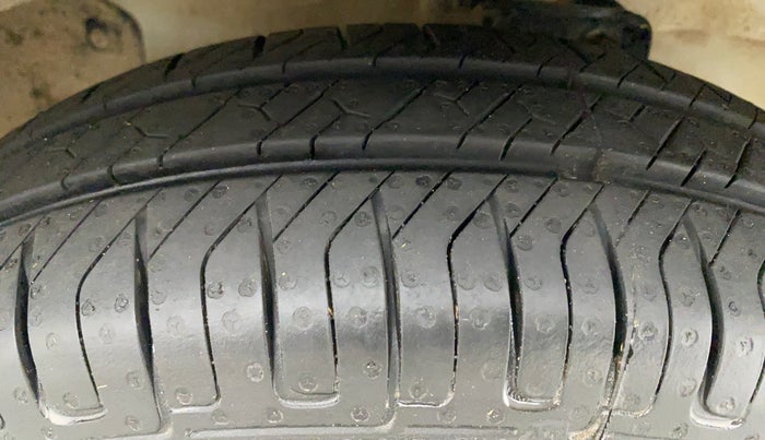 2018 Maruti Eeco 5 STR WITH A/C+HTR, CNG, Manual, 50,180 km, Right Front Tyre Tread