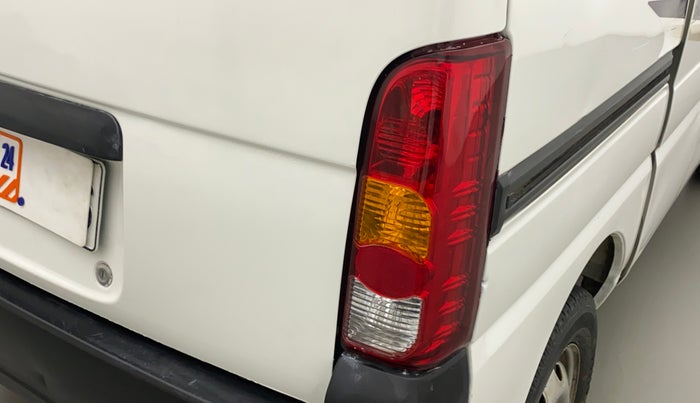 2018 Maruti Eeco 5 STR WITH A/C+HTR, CNG, Manual, 50,180 km, Right tail light - Reverse gear light not functional