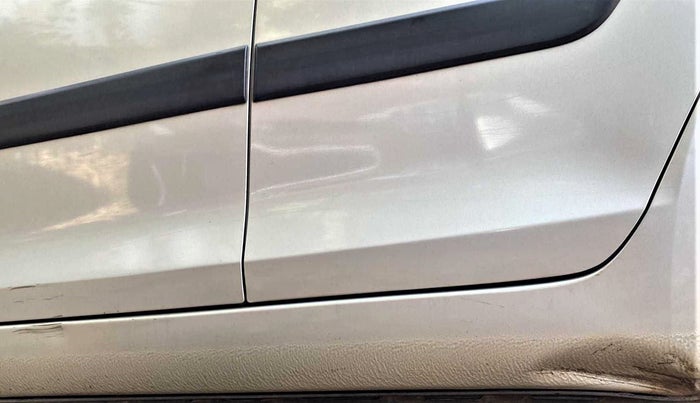 2015 Maruti Swift VDI ABS, Diesel, Manual, 61,711 km, Left running board - Minor scratches