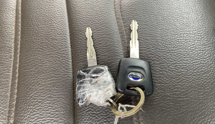 2014 Datsun Go T, Petrol, Manual, 36,932 km, Lock system - Mechanical key minor damage