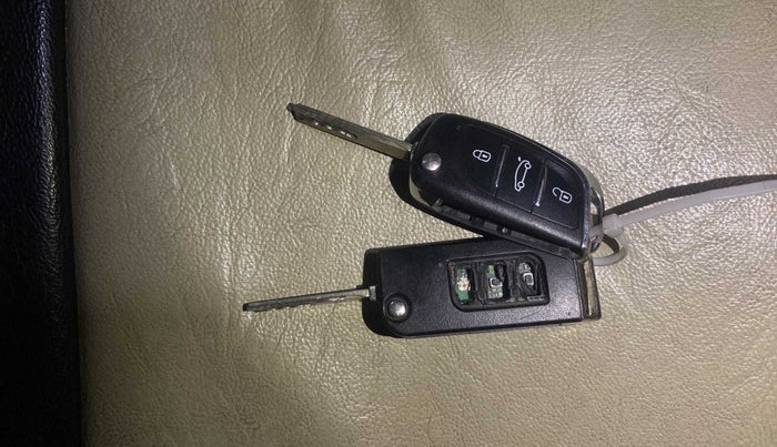 2015 Mahindra XUV500 W6, Diesel, Manual, 97,702 km, Lock system - Remote key not functional