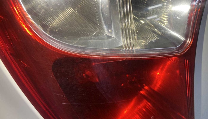 2015 Hyundai Eon ERA +, Petrol, Manual, 51,375 km, Left tail light - Minor damage