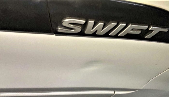 2014 Maruti Swift VDI, Diesel, Manual, 78,352 km, Driver-side door - Minor scratches