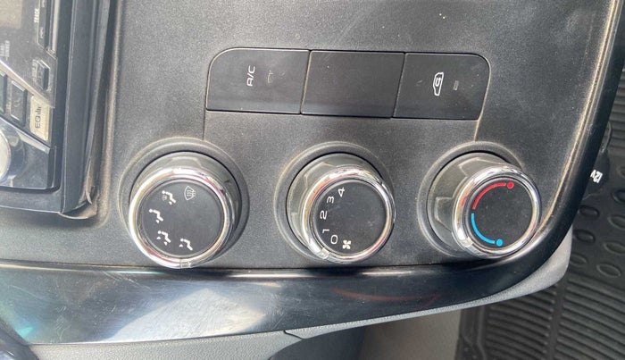 2018 Mahindra KUV 100 NXT K2+ P 6 STR, Petrol, Manual, 89,069 km, AC Unit - Car heater not working