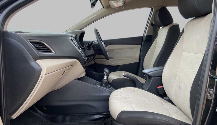 2019 Hyundai Verna 1.6 VTVT SX, Petrol, Manual, 45,085 km, Right Side Front Door Cabin