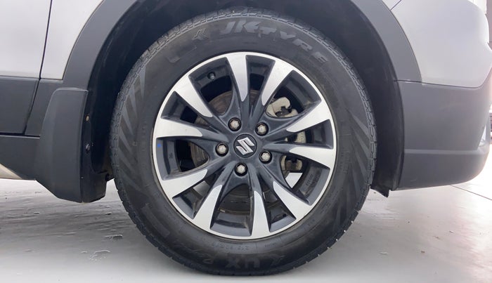 2018 Maruti S Cross ALPHA SHVS, Diesel, Manual, 28,912 km, Right Front Tyre