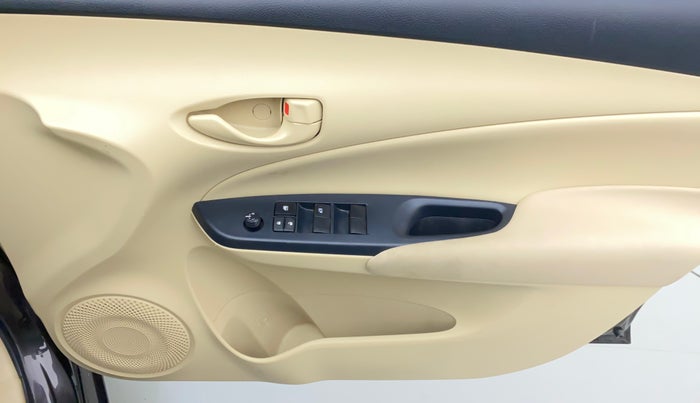 2021 Toyota YARIS J MT, Petrol, Manual, 9,783 km, Driver Side Door Panels Control