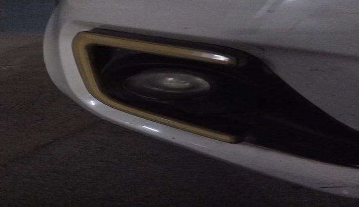 2018 Maruti Swift VXI AMT, Petrol, Automatic, 51,706 km, Right fog light - Not working