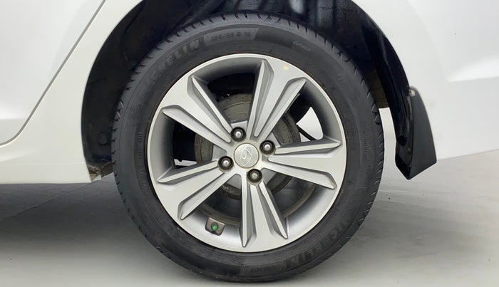 2017 Hyundai Verna 1.6 CRDI SX + AT, Diesel, Automatic, 81,948 km, Left Rear Wheel