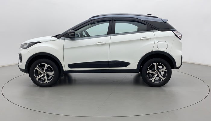 2022 Tata NEXON XZA PLUS (O) PETROL DUAL TONE, Petrol, Automatic, 17,665 km, Left Side