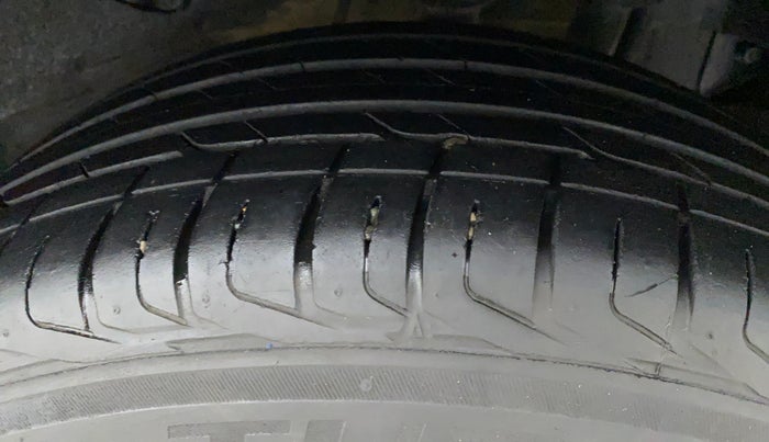 2022 Tata NEXON XZA PLUS (O) PETROL DUAL TONE, Petrol, Automatic, 17,665 km, Left Rear Tyre Tread