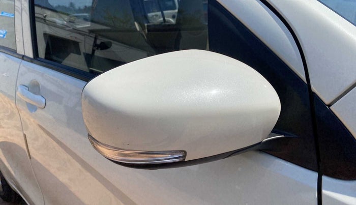 2016 Maruti Celerio ZXI AMT (O), Petrol, Automatic, 17,858 km, Right rear-view mirror - Indicator light has minor damage