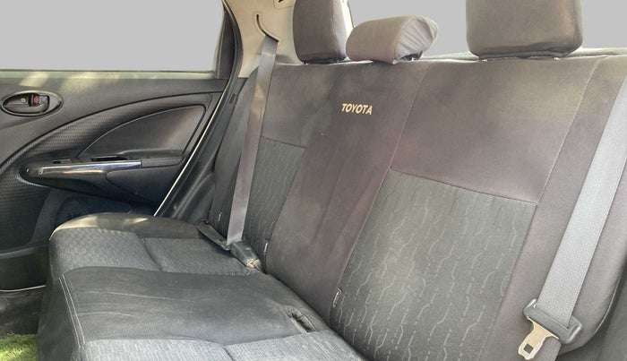 2018 Toyota Etios CROSS 1.2 G, Petrol, Manual, 63,510 km, Right Side Rear Door Cabin