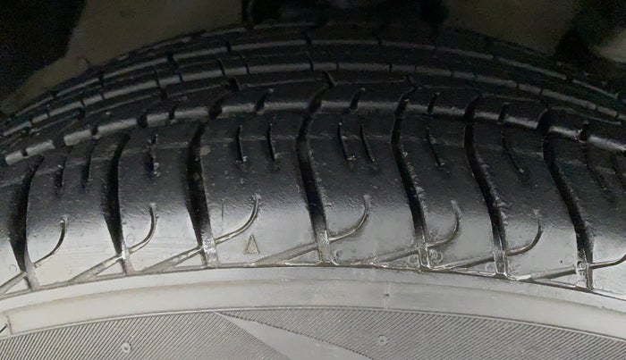 2022 Mahindra BOLERO NEO N 4, Diesel, Manual, 13,159 km, Right Front Tyre Tread