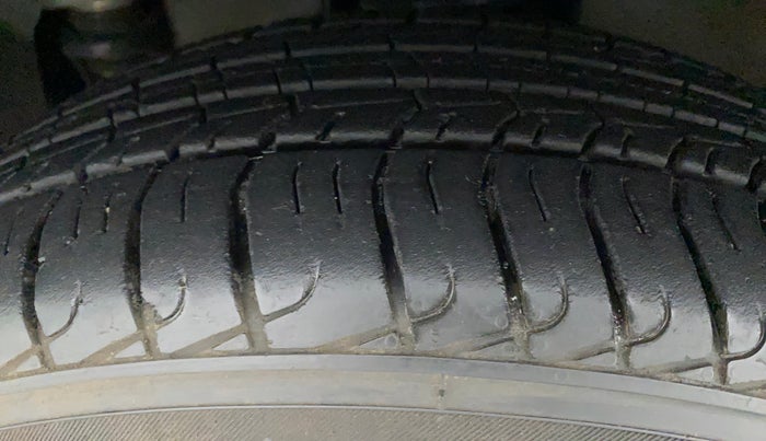 2022 Mahindra BOLERO NEO N 4, Diesel, Manual, 13,159 km, Left Front Tyre Tread