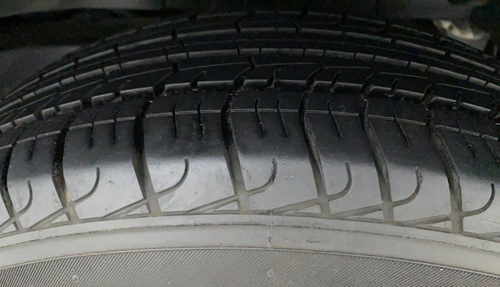 2022 Mahindra BOLERO NEO N 4, Diesel, Manual, 13,159 km, Left Rear Tyre Tread