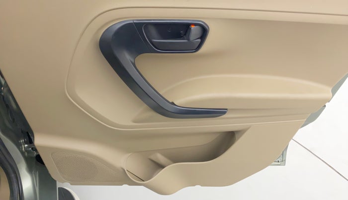 2022 Mahindra BOLERO NEO N 4, Diesel, Manual, 13,159 km, Driver Side Door Panels Control