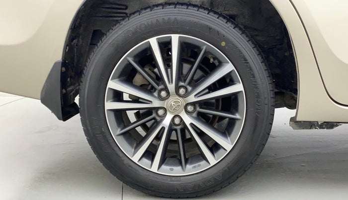 2017 Toyota Corolla Altis GL PETROL, Petrol, Manual, 63,769 km, Right Rear Wheel