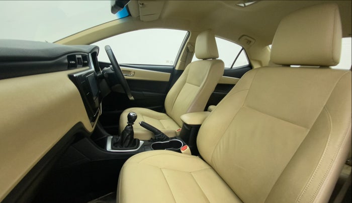 2017 Toyota Corolla Altis GL PETROL, Petrol, Manual, 63,769 km, Right Side Front Door Cabin