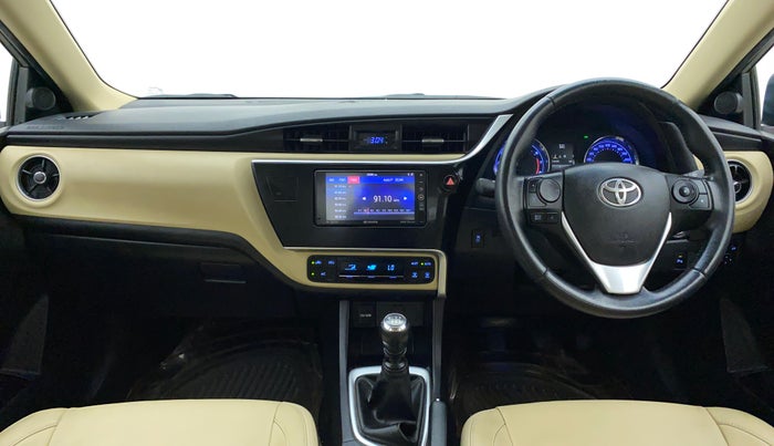 2017 Toyota Corolla Altis GL PETROL, Petrol, Manual, 63,769 km, Dashboard