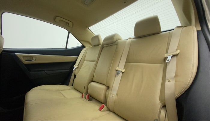 2017 Toyota Corolla Altis GL PETROL, Petrol, Manual, 63,769 km, Right Side Rear Door Cabin