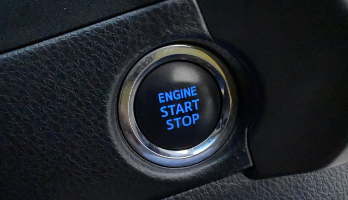 2017 Toyota Corolla Altis GL PETROL, Petrol, Manual, 63,769 km, Keyless Start/ Stop Button